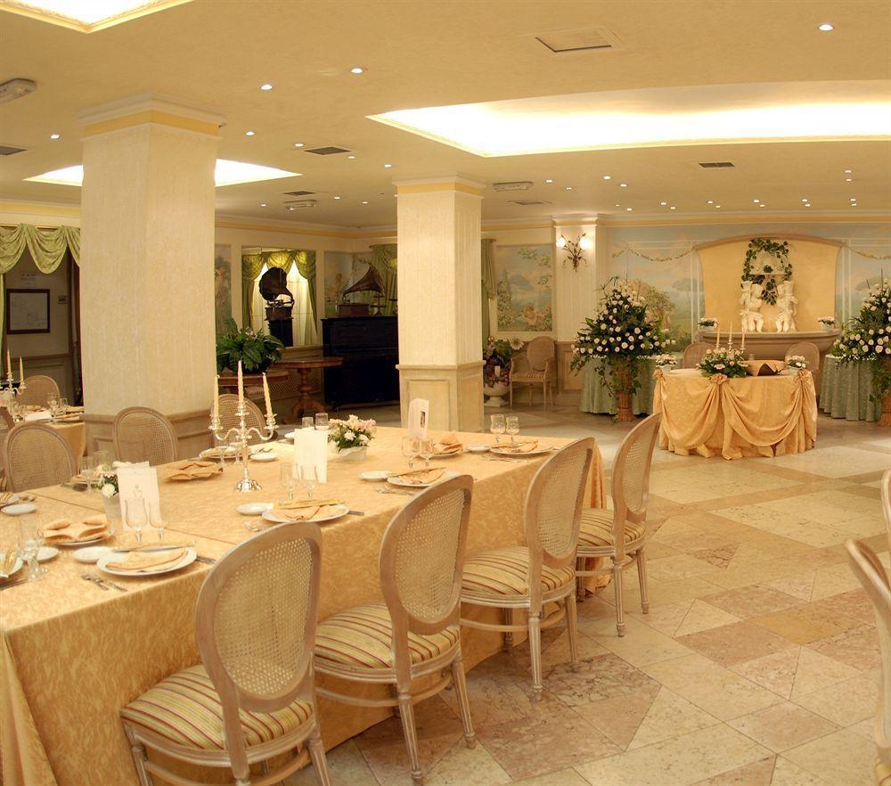 V7 Hotel Сан Джовани Ротондо Екстериор снимка