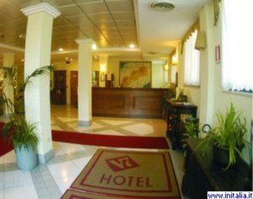 V7 Hotel Сан Джовани Ротондо Екстериор снимка